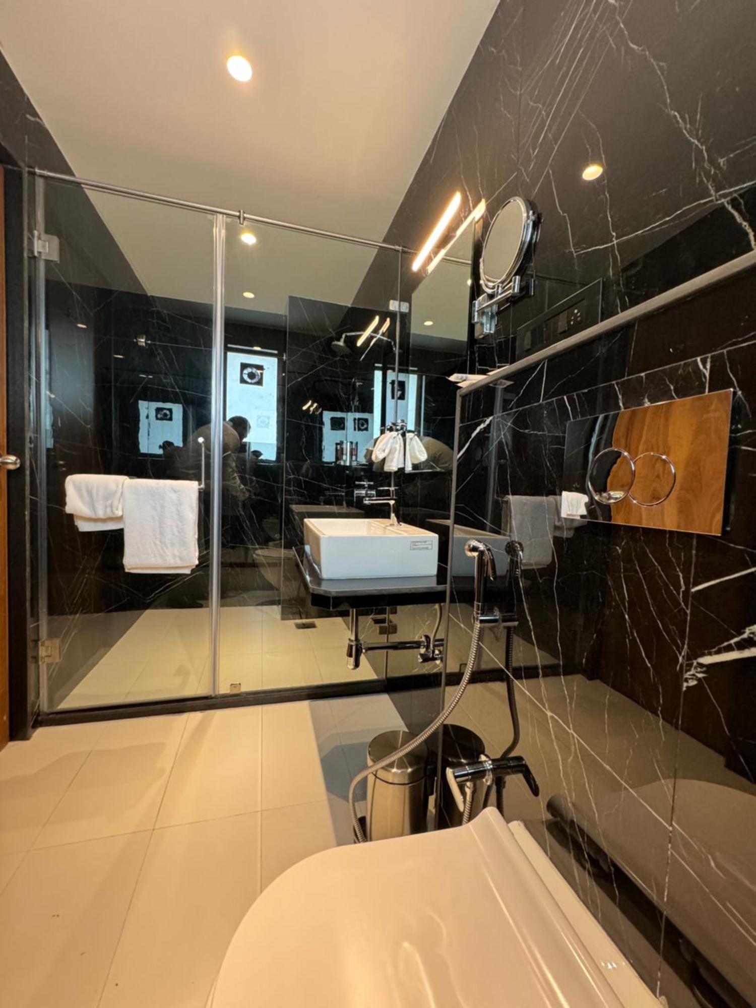 Hotel Mumbai House, Malad Ngoại thất bức ảnh