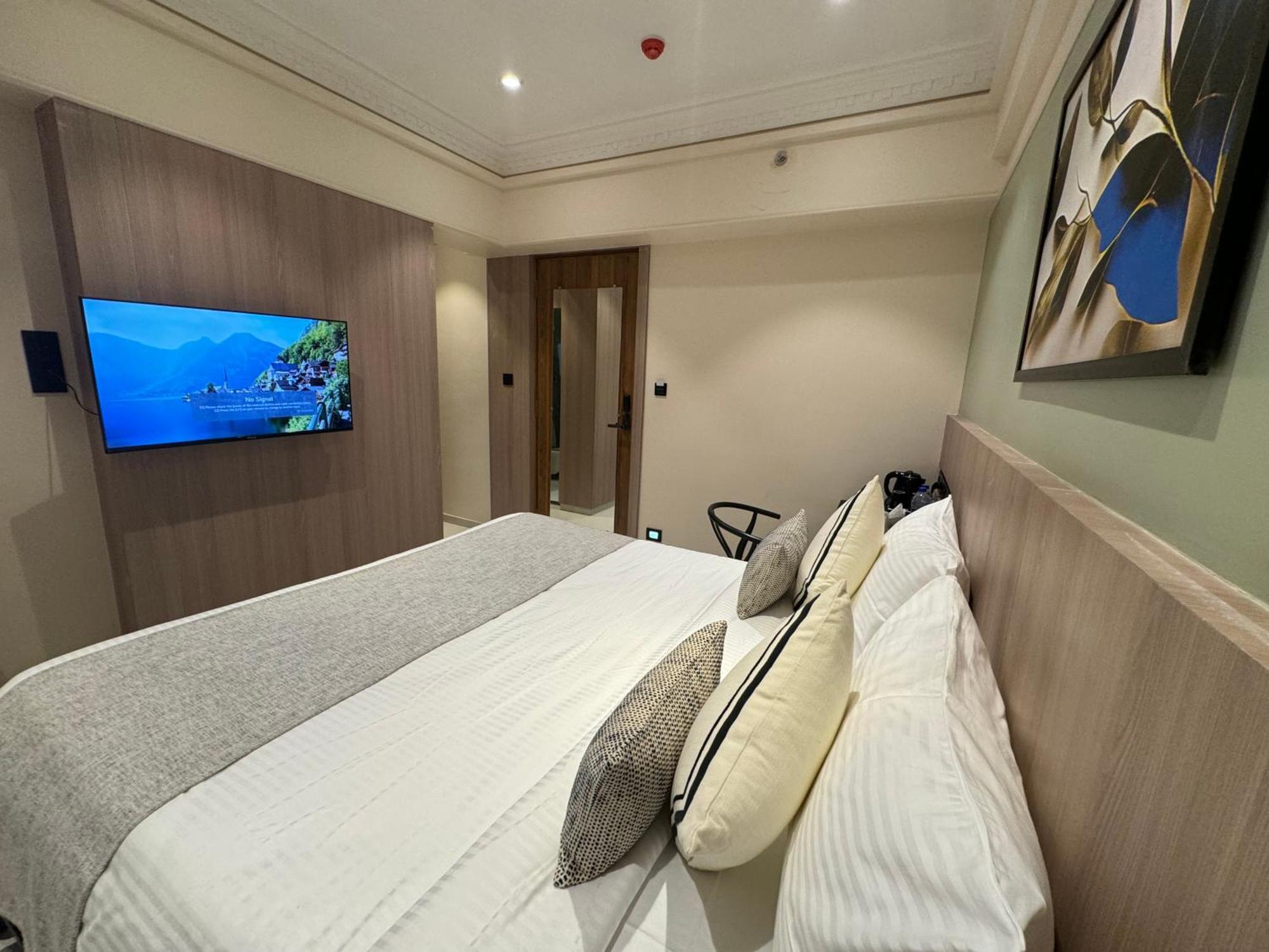 Hotel Mumbai House, Malad Ngoại thất bức ảnh